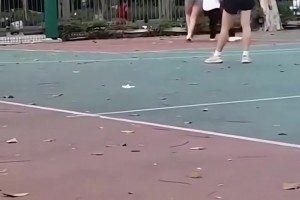 小伙一辈子都没今天这么爱背打